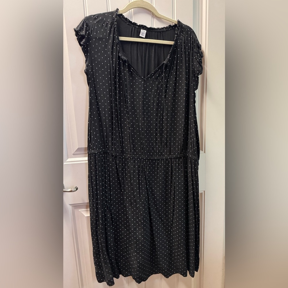 Old Navy Black and White Maxi Dress